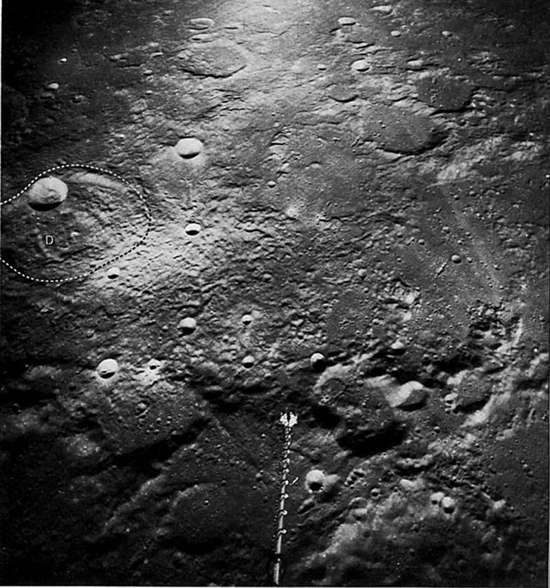 FIGURE 24. - Looking westward from the Apollo 16 CM toward the Descartes landing site southwest of Tranquility Base.